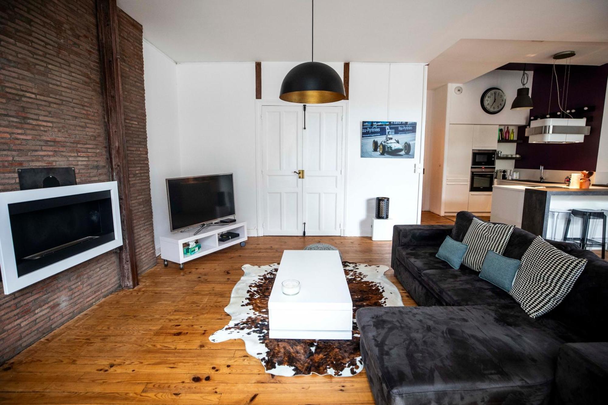 L'Appartement Lieu De Qualite En Centre Ville De Pau Eksteriør billede